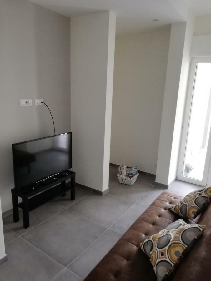 Dimora San Ferdinando 2 Apartment บารี ภายนอก รูปภาพ